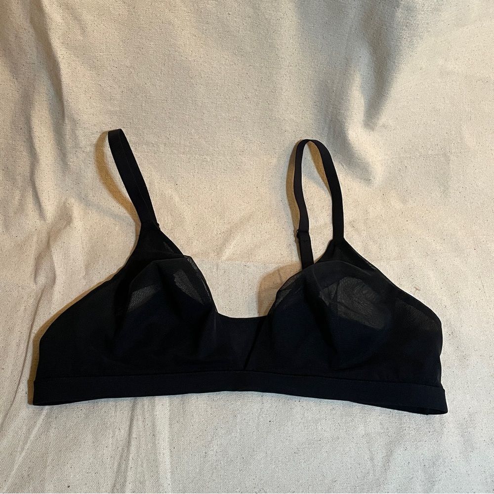 Nueskin 
Pull over bra
Mesh Bra